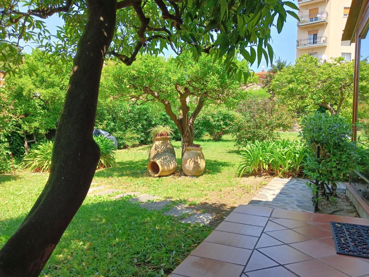 Villetta Con Giardino A Due Passi Dal Mare Imperia Dış mekan fotoğraf