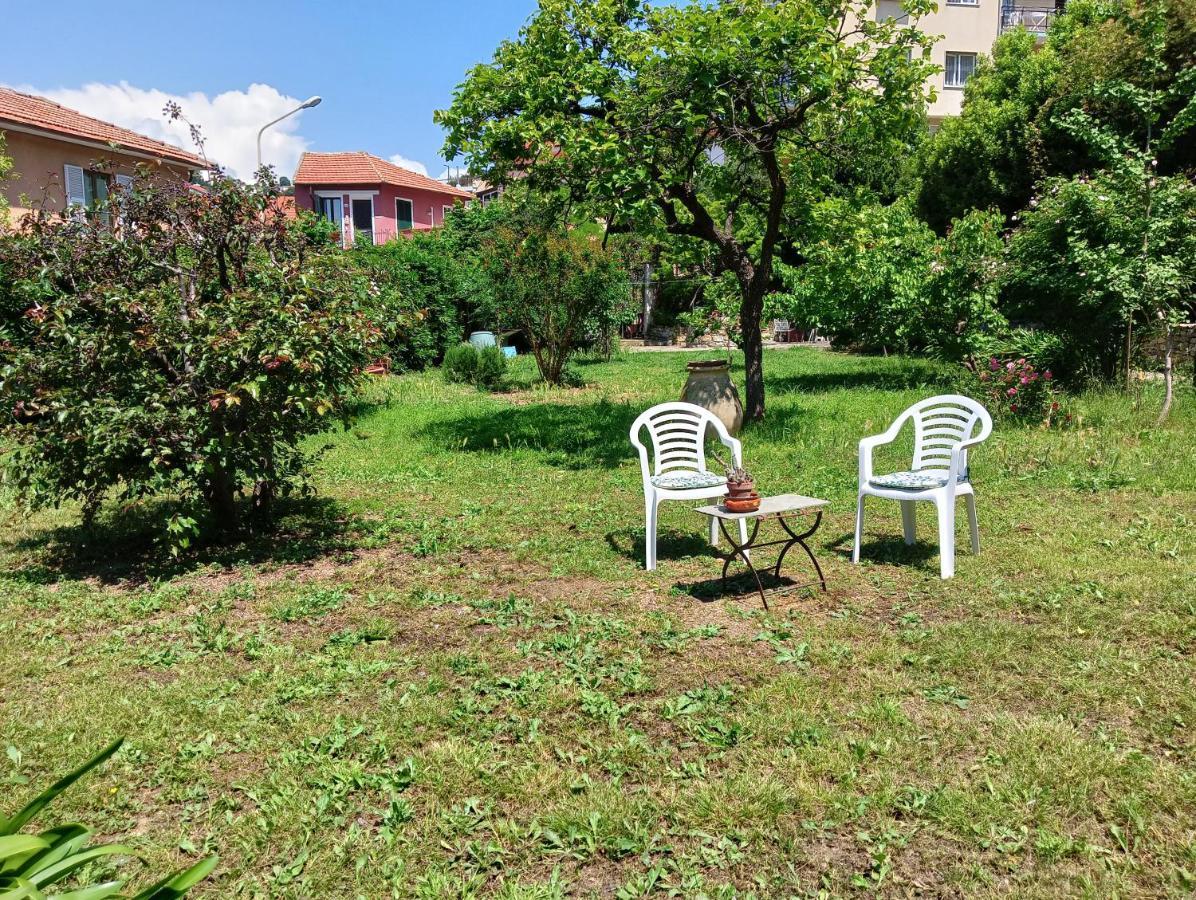 Villetta Con Giardino A Due Passi Dal Mare Imperia Dış mekan fotoğraf